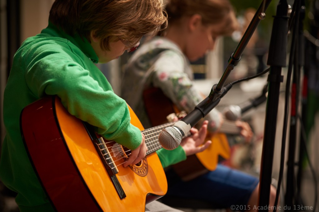 Cours de guitare et éveil musical pour les petits